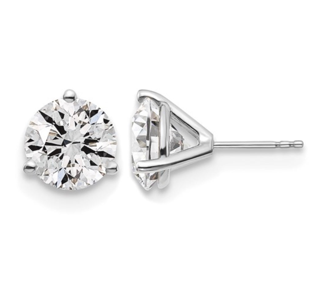 Lab-grown Diamond Stud Earrings